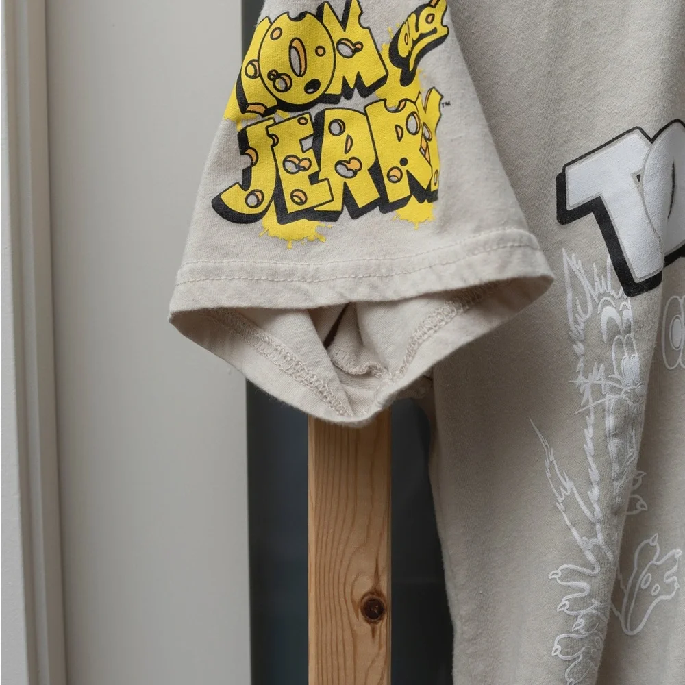 Tom and Jerry graphic T-shirt - Picture 4 of 9
